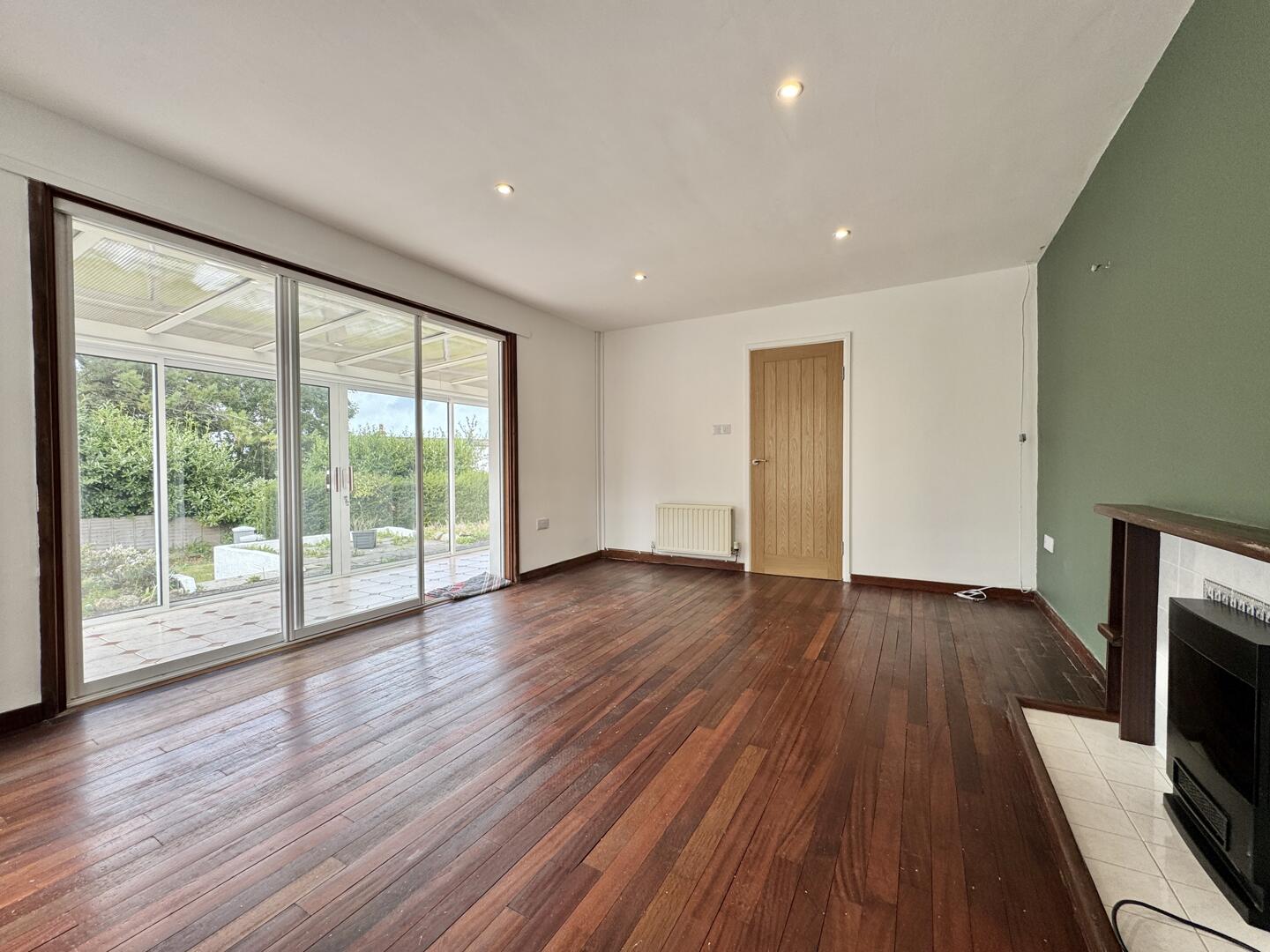 3 bed property in New Road, Truro